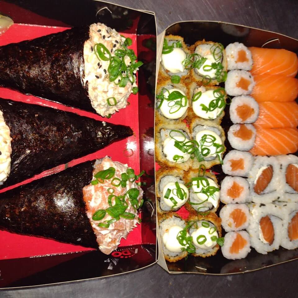 3 Temaki 27 sushis 10 hot Filadélfia 8 Hosso shake 5 Uramaki Shake 4 Niguiri salmão