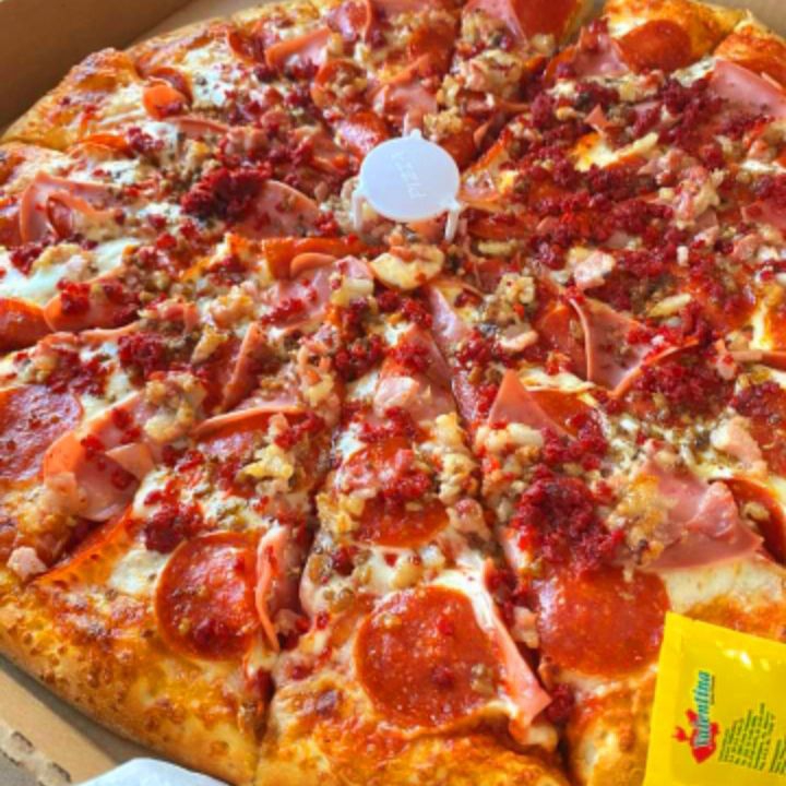 Pizza Carnívora mediana "8 rebanadas.