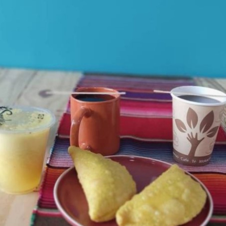 Empanada de queso y frijol