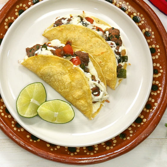 Tacos de Carne Asada Taco con Queso