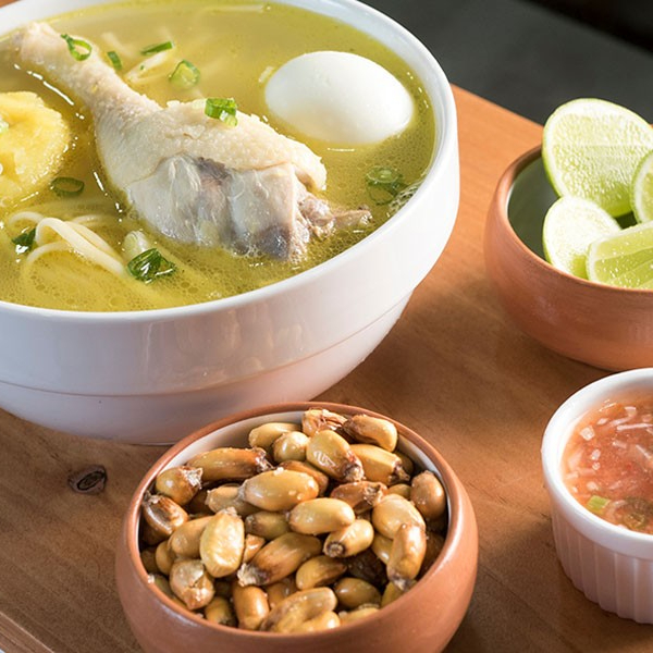 Caldo de gallina con presa grande