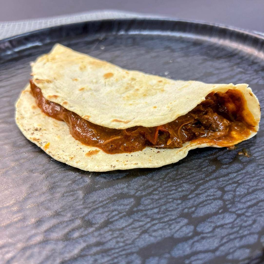 QUESADILLA DE MOLE POBLANO