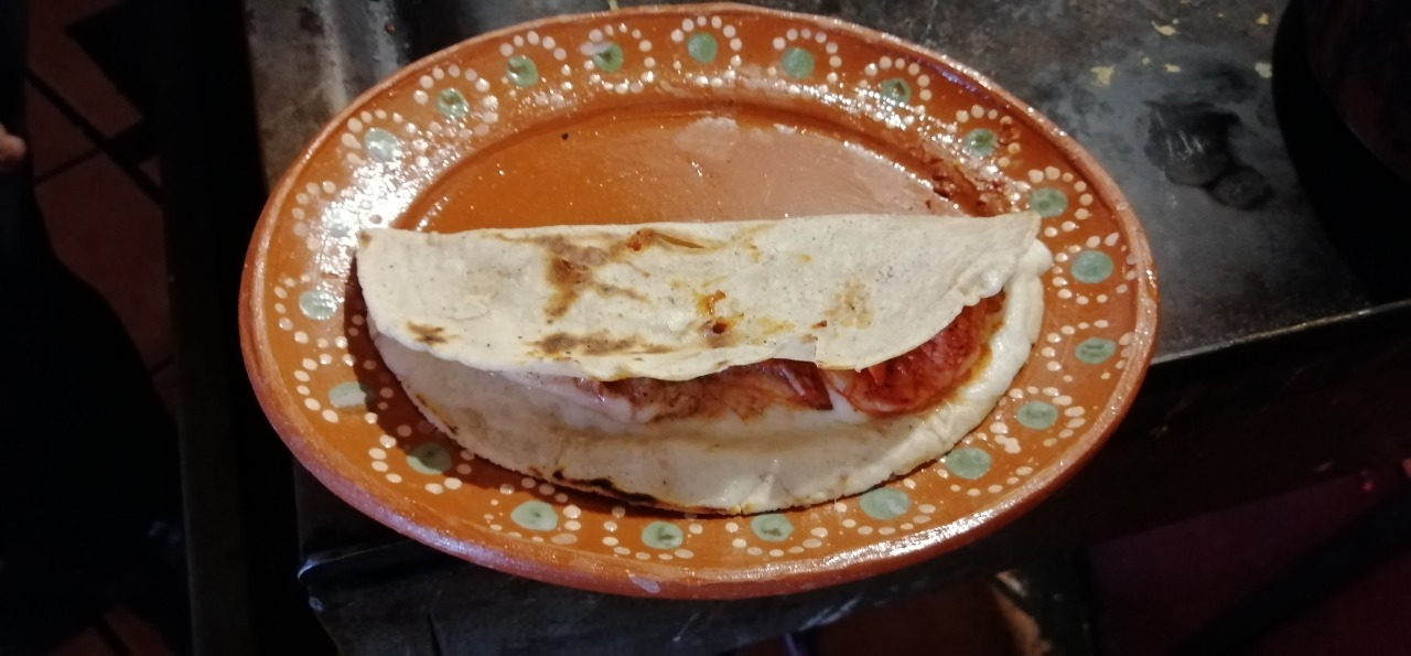 3 QUESADILLA GRANDE DE ASADA + 3 Taco de Asada Ch