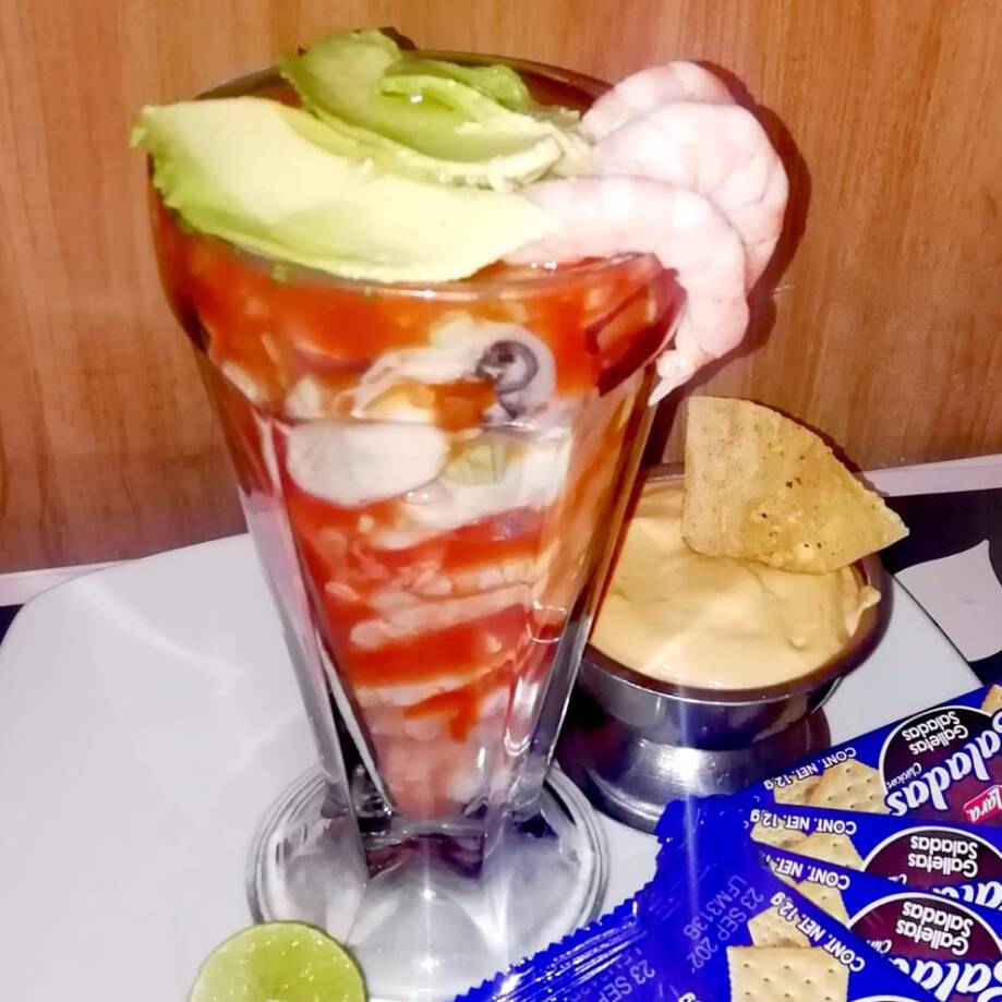 Cóctel Campechano - Mediano ⏱️🦀