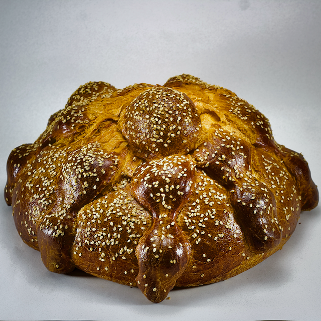 Hojaldra mediana de mantequilla con ajonjolí