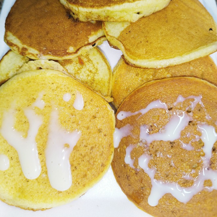 Orden de 8 Mini Hot Cakes con Lechera