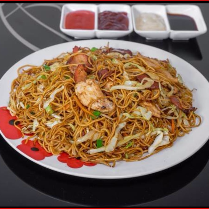 Chao Min Con Lechon Y Verduras medio