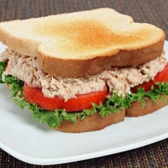 Sándwich de atún