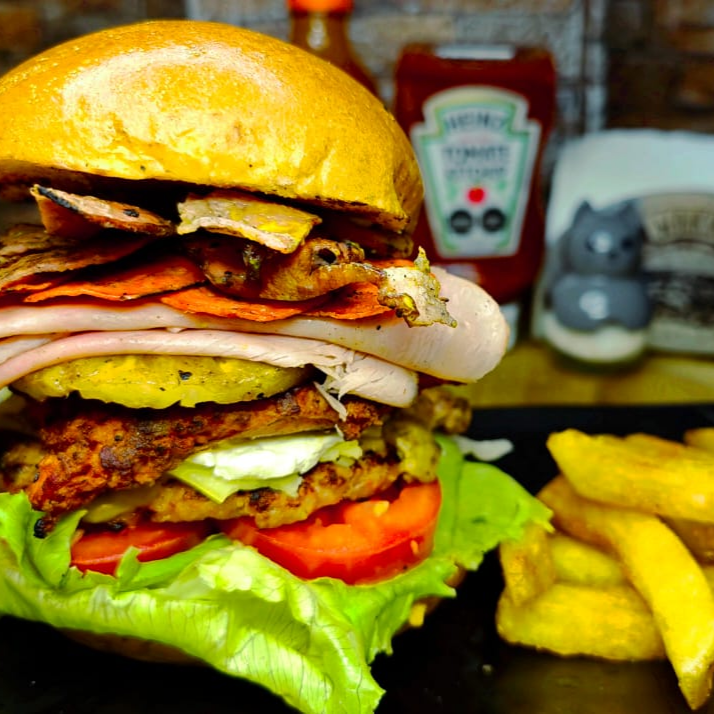 hamburguesa WAIKIKI con papas