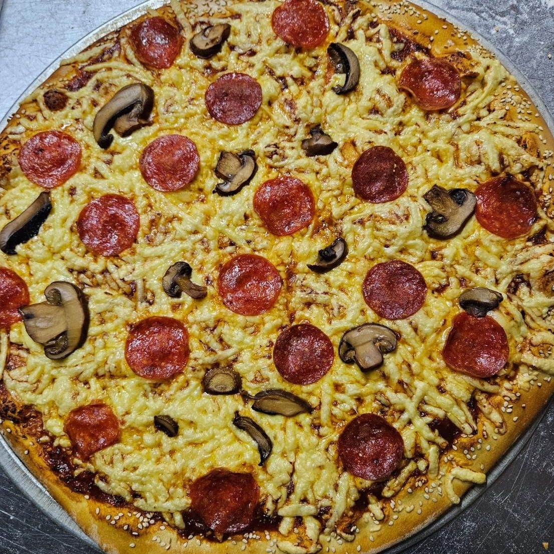 Pizza Queen Familiar