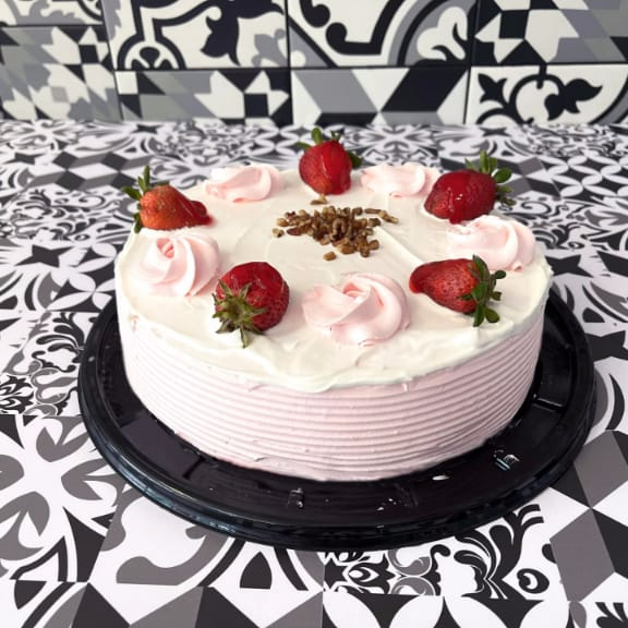 Tres Leches con Yogurth de Fresa