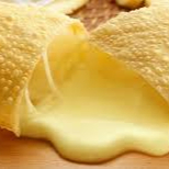 Pastel de queijo. Massa crocante e bem recheada!!