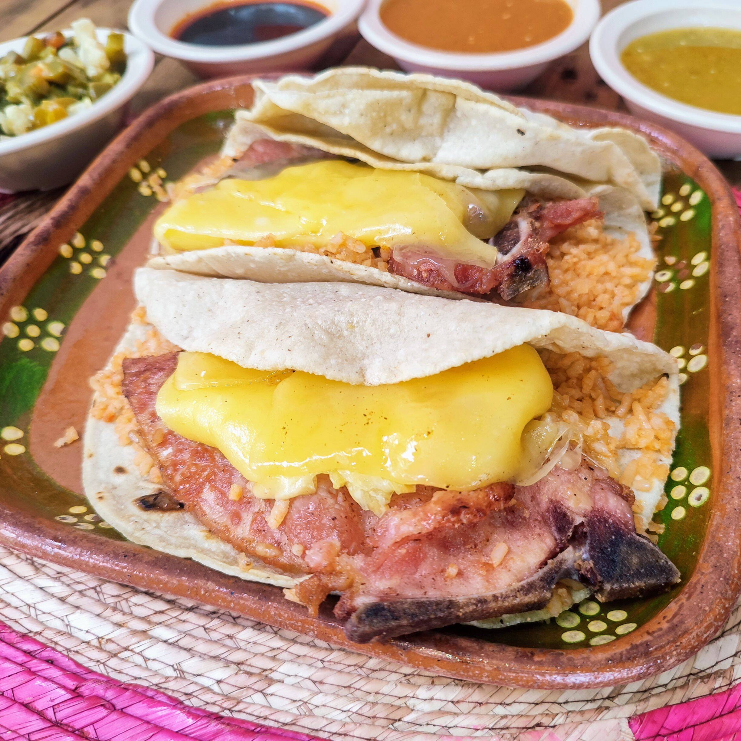 Taco Acorazado de Chuleta a la Hawaiana