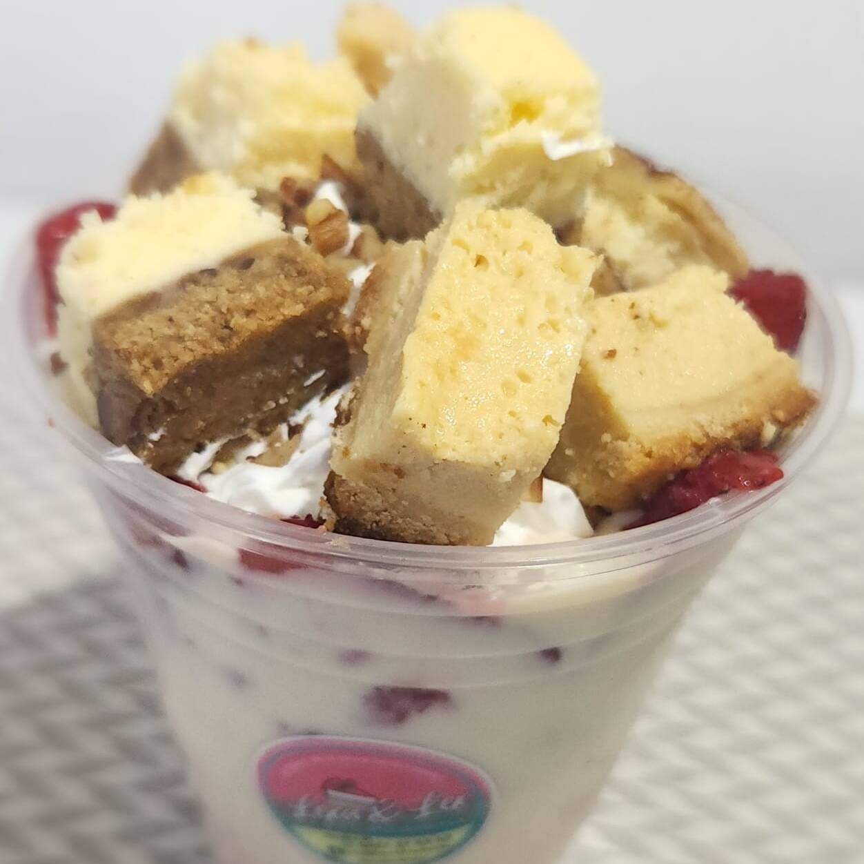 Fresa con crema Vaso con Topping Especial