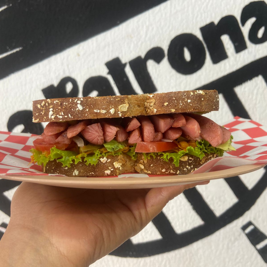 SANDWICH DE SALCHICHA