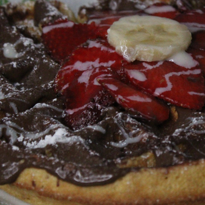 Waffle Cajeta y Plátano