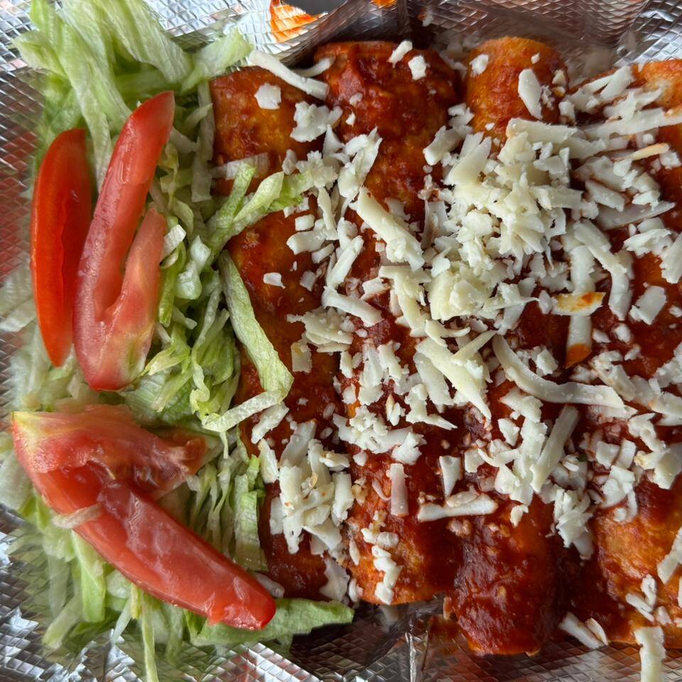 COMBO Enchiladas Rojas con Queso