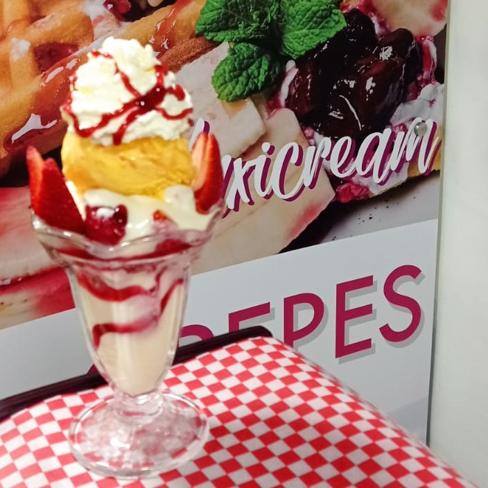 Fresas con Crema y Helado