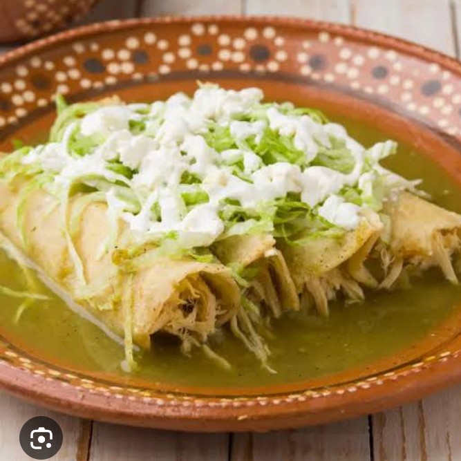 7 Pz Enchiladas Verdes