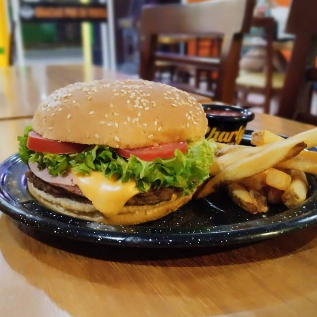 Junior Clásica con Papas