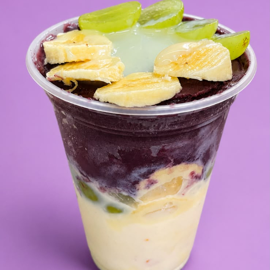 Uma deliciosa mistura com os dois sabores do paraíso, açaí com cupuaçu e acompanhamentos. #acai #Nutella #sorvete #morango #açaígourmet #cupuaçu #Ninho