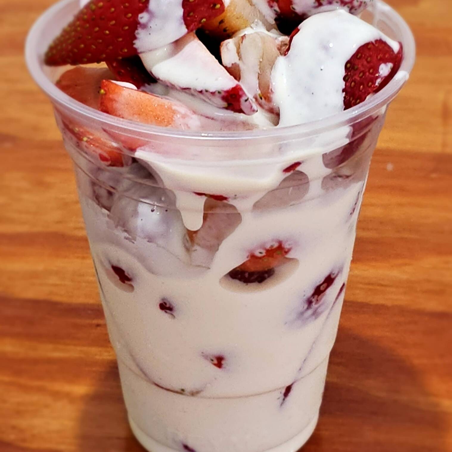FRESAS CON CREMA VASO 14oz