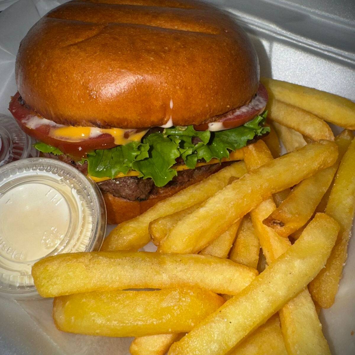 Cheese Burger con Papas