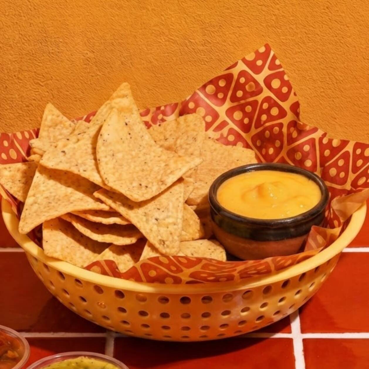 Nachos Queso Cheddar Bowl