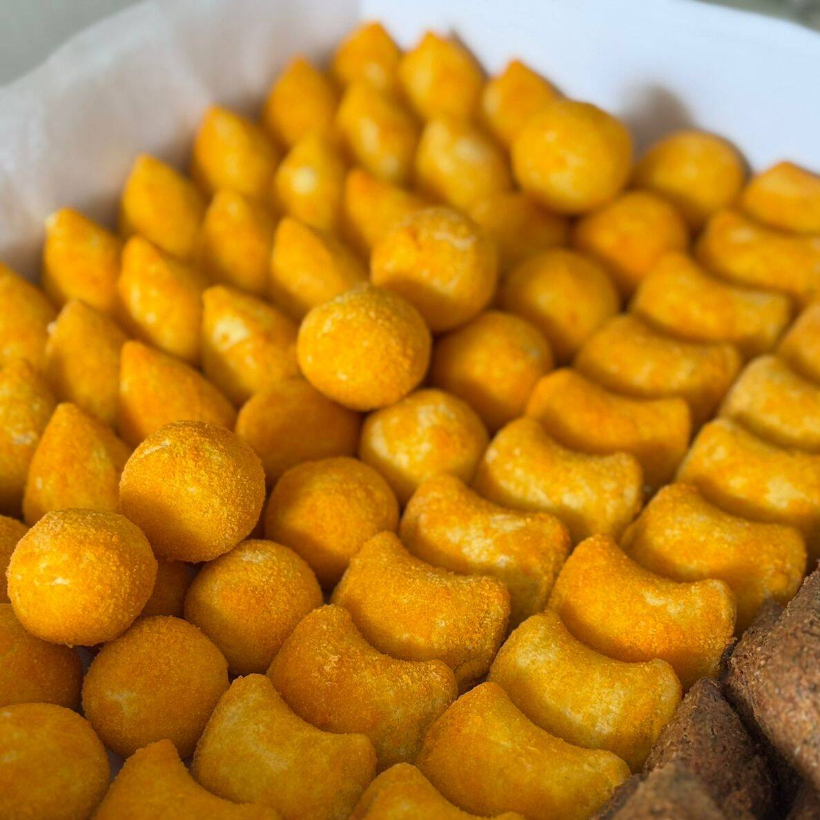 50 deliciosos salgados fritos na hora até 3 sabores