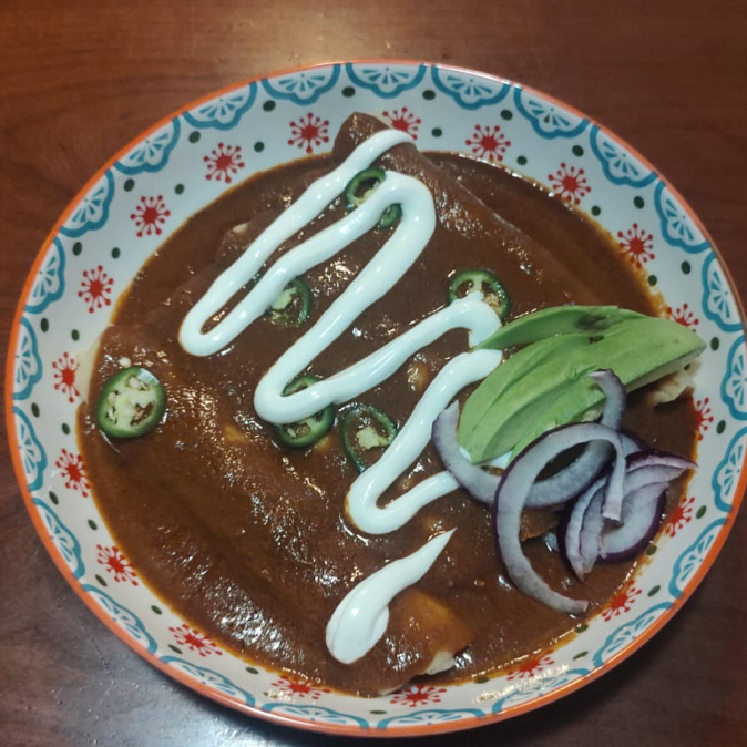 Enchiladas de Mole con Pollo