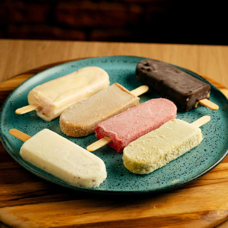 Paçoca, coco, frutas vermelhas, gran chocolate