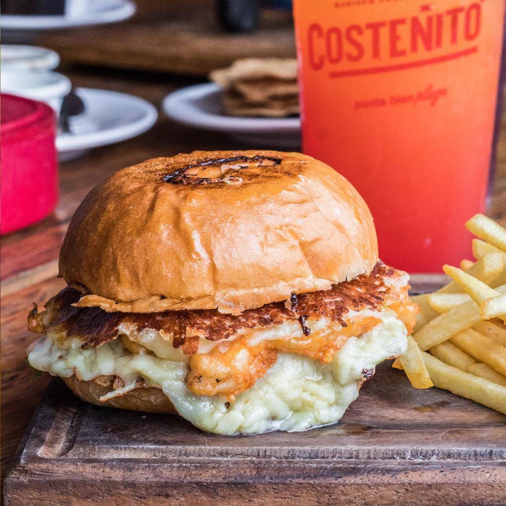 2x1 en Hamburguesa Costeñito