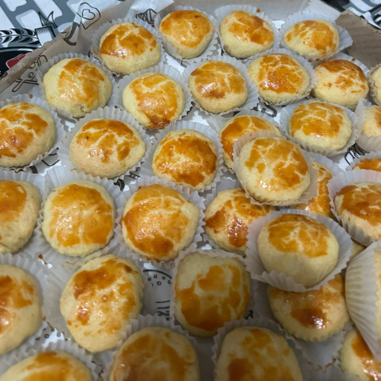 Deliciosa porção de empada de frango cremoso , feita com ingredientes frescos e selecionados