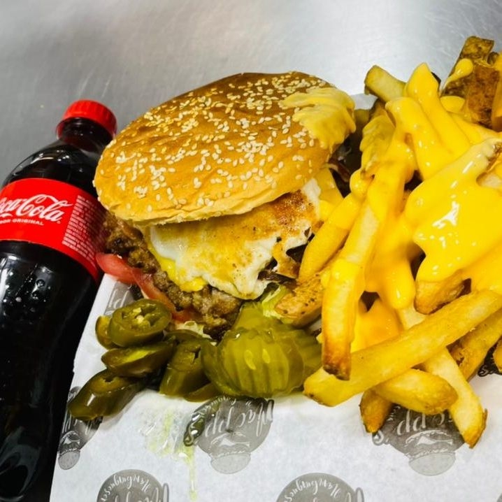 Hamburguesa hawaiana + papas + coca cola