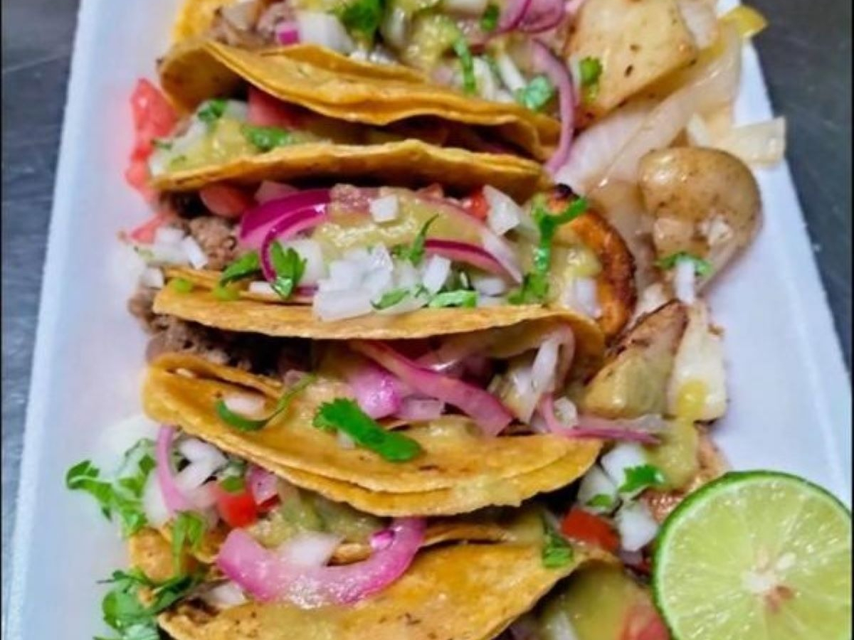 Tacos y Parrilladas el Güero