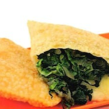 Escarola refogada com Queijo Mussarela. Nossos Pastéis Não São Passíveis De Alterações No Recheio