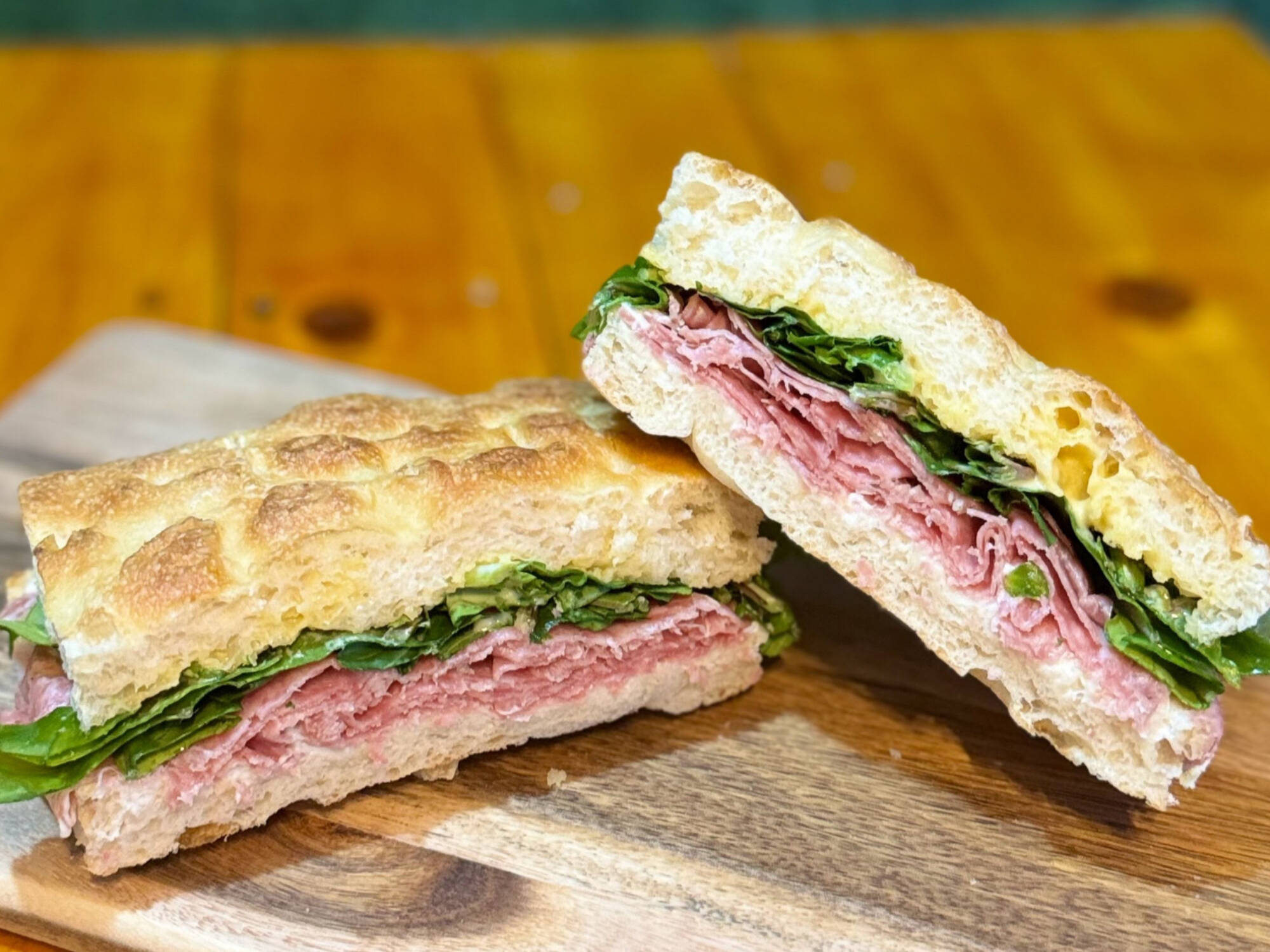 Deluca Panaderia & Deli