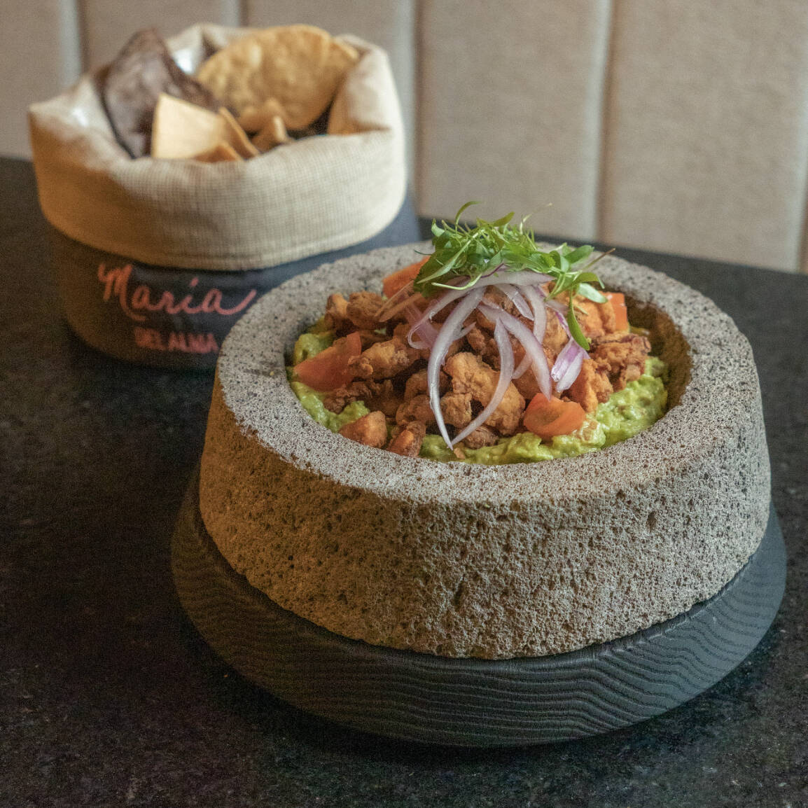 Guacamole con Chicharrón de Pulpo
