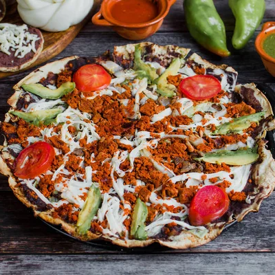 Tlayuda de Chorizo