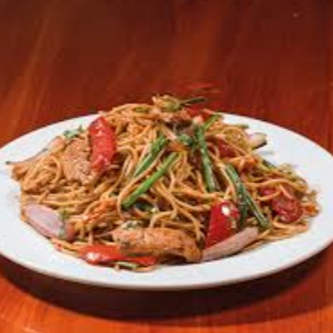 Tallarín Chifa de Pollo y Carne