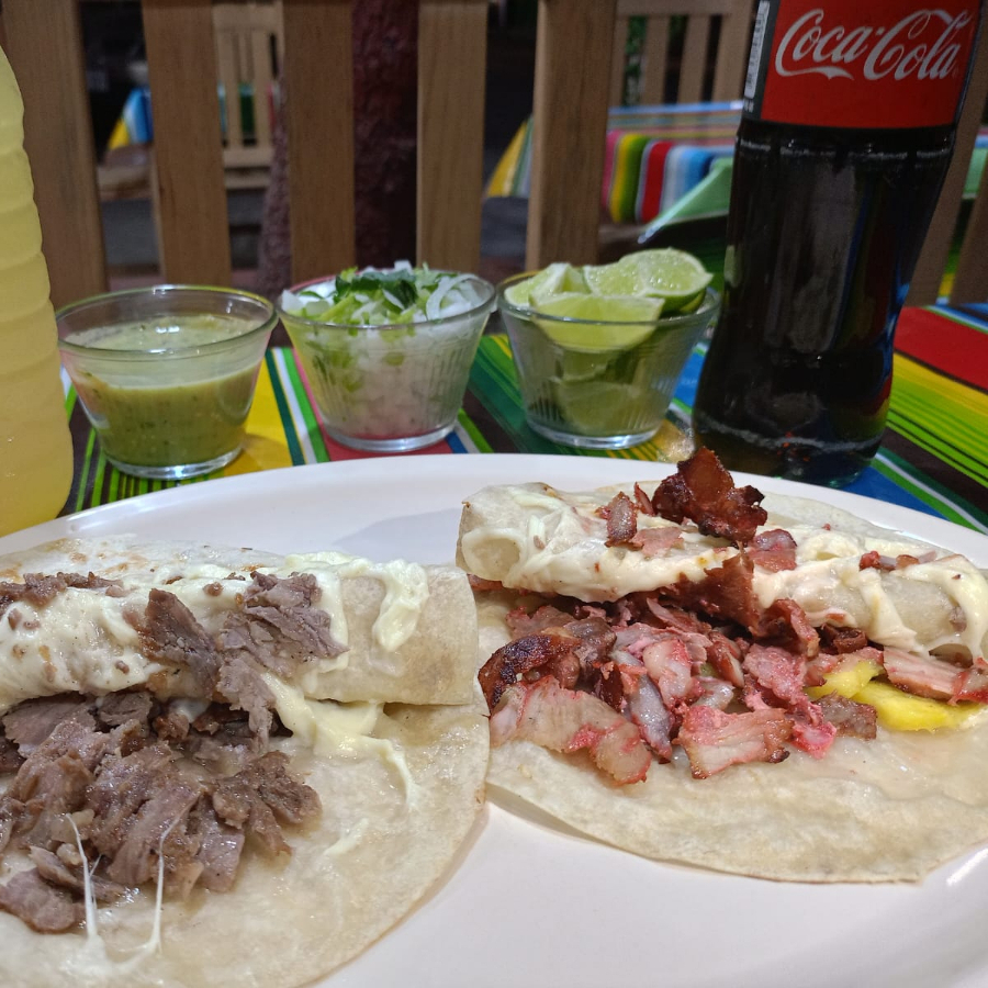 SUIZA+ 2 TACOS AL PASTOR+ AGUA FRESCA .500 ML