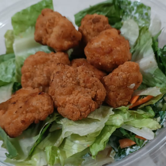 Ensalada con Pollo Empanizado