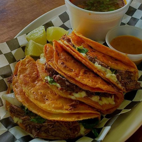 3 Tacos de Birria y Consomé 8onz