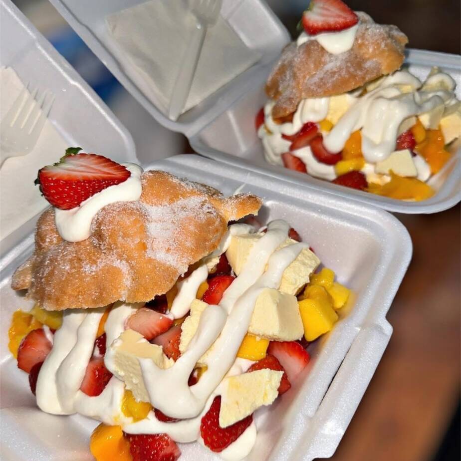Pan de Muerto Grande + Mix de Frutas + ChesseCake