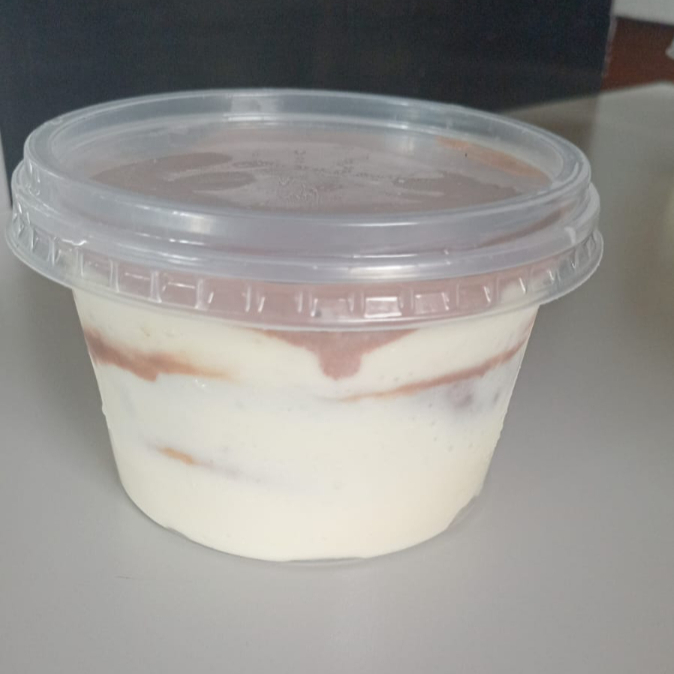 Torta Alemã(nata,brigadeiro,bolacha,ganache de chocolate ao leite