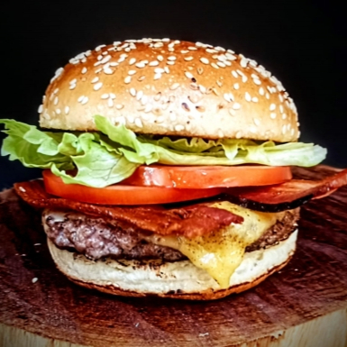 (PÃO, HAMBÚRGUER, BACON, QUEIJO, TOMATE, ALFACE E MAIONESE)