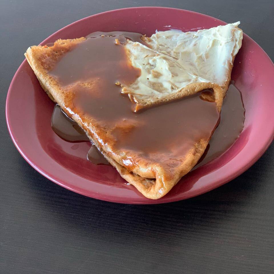 Crepa de Cajeta y Philadelphia
