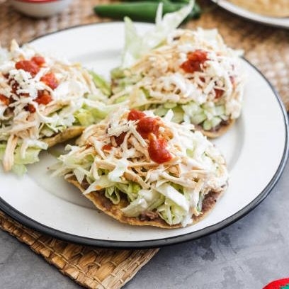 TOSTADAS DE POLLO