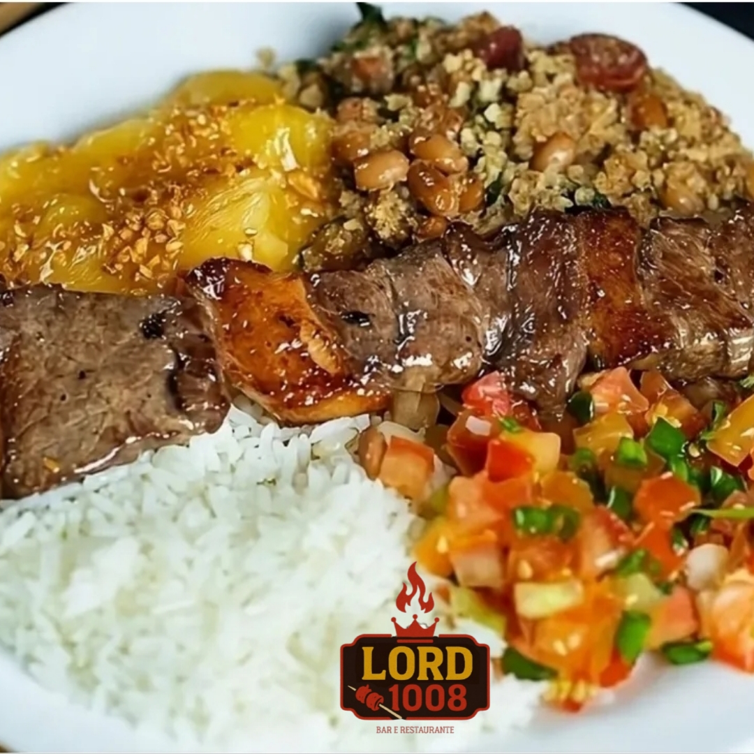 Janta com espeto, arroz ,feijão tropeiro, mandioca, vinagrete, espeto