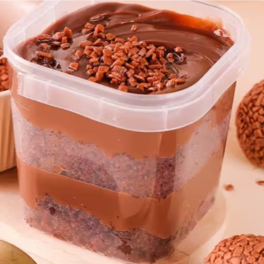 Crema de Chocolate com Pedaços de Brownie envoltos em Nutella com Brigadeiro é bom demaizi